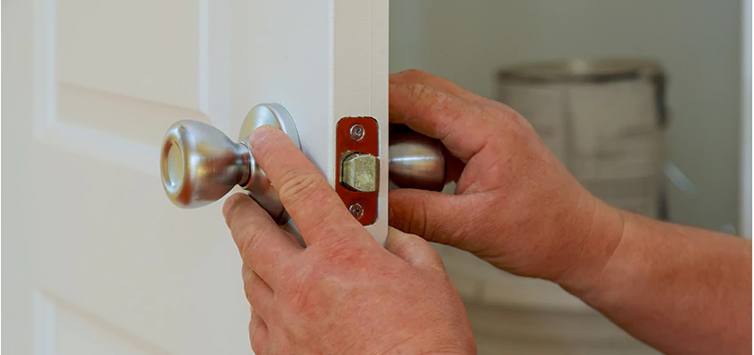 AAA Locksmiths For lock Replacement in Seal Beach, California